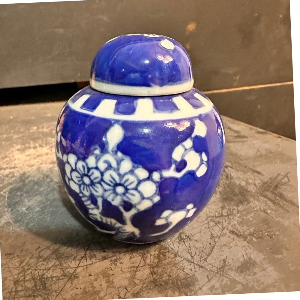 Ginger Jar w Lid Vintage Blue‎ White Ceramic Floral Chinoiserie Small 3.5